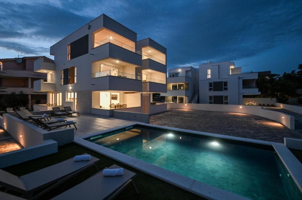 Appartements Break 6 avec piscine à Novalja