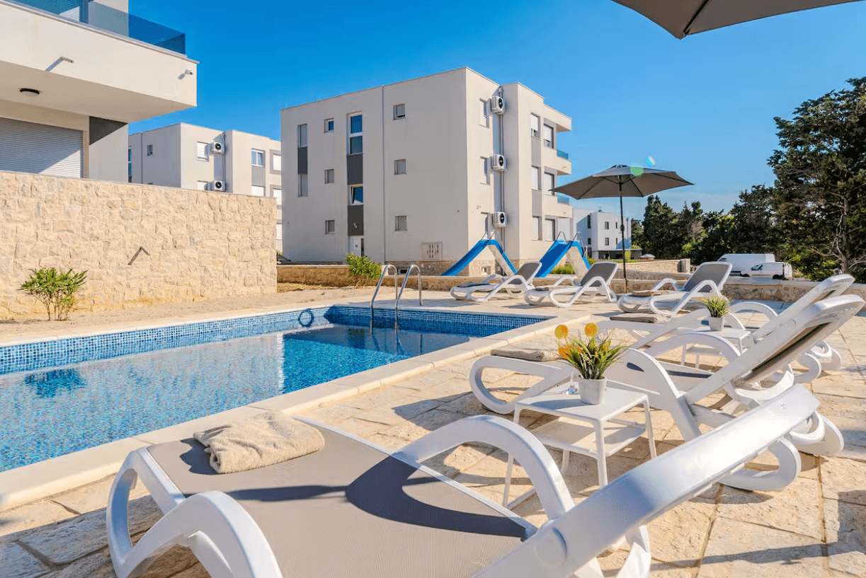 Mirjana Stadt-Apartment 6 à Novalja